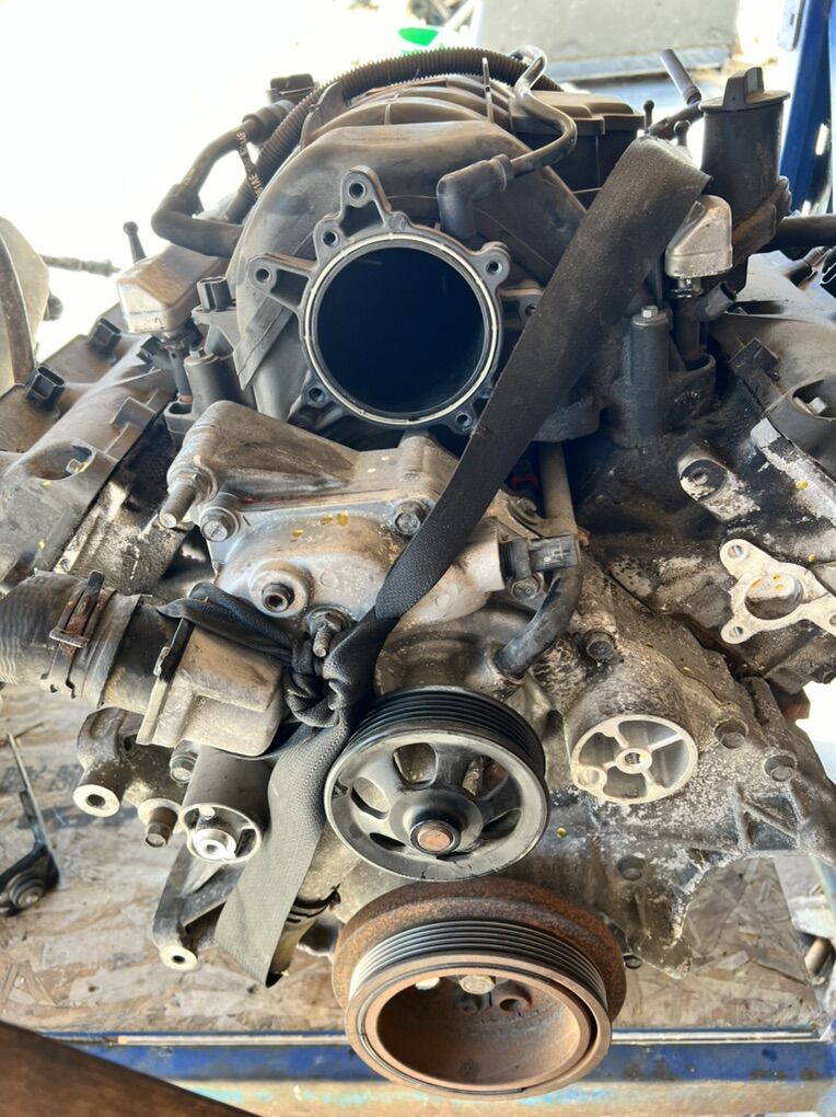 2015 Chrysler 300 5.7 Hemi Engine