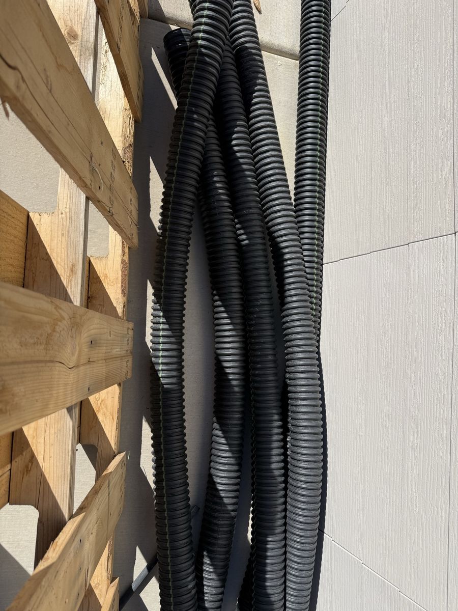 Main image 1