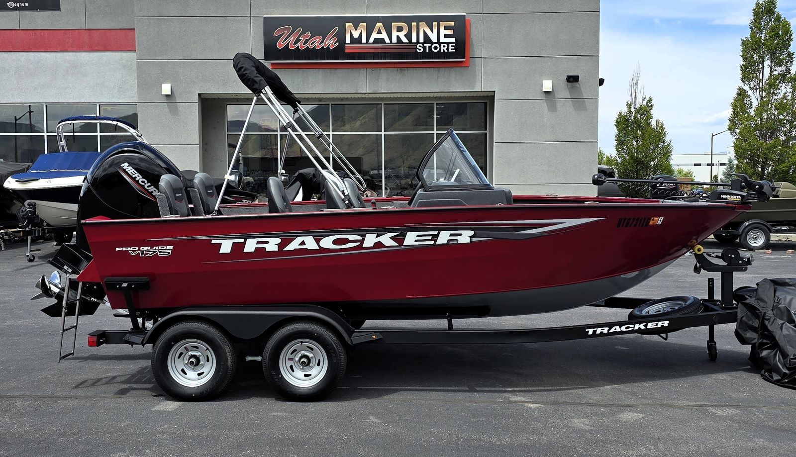 2025 Tracker Pro Guide V-175 Combo with a 150 HP Mercury Outboard And a 9.9 Pro Kicker !!!