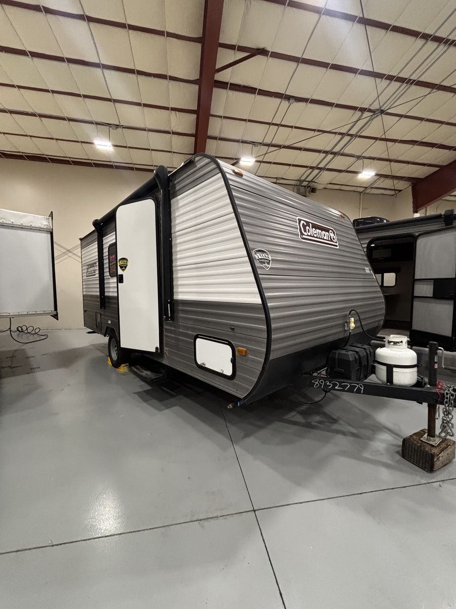 2023 Coleman 17B