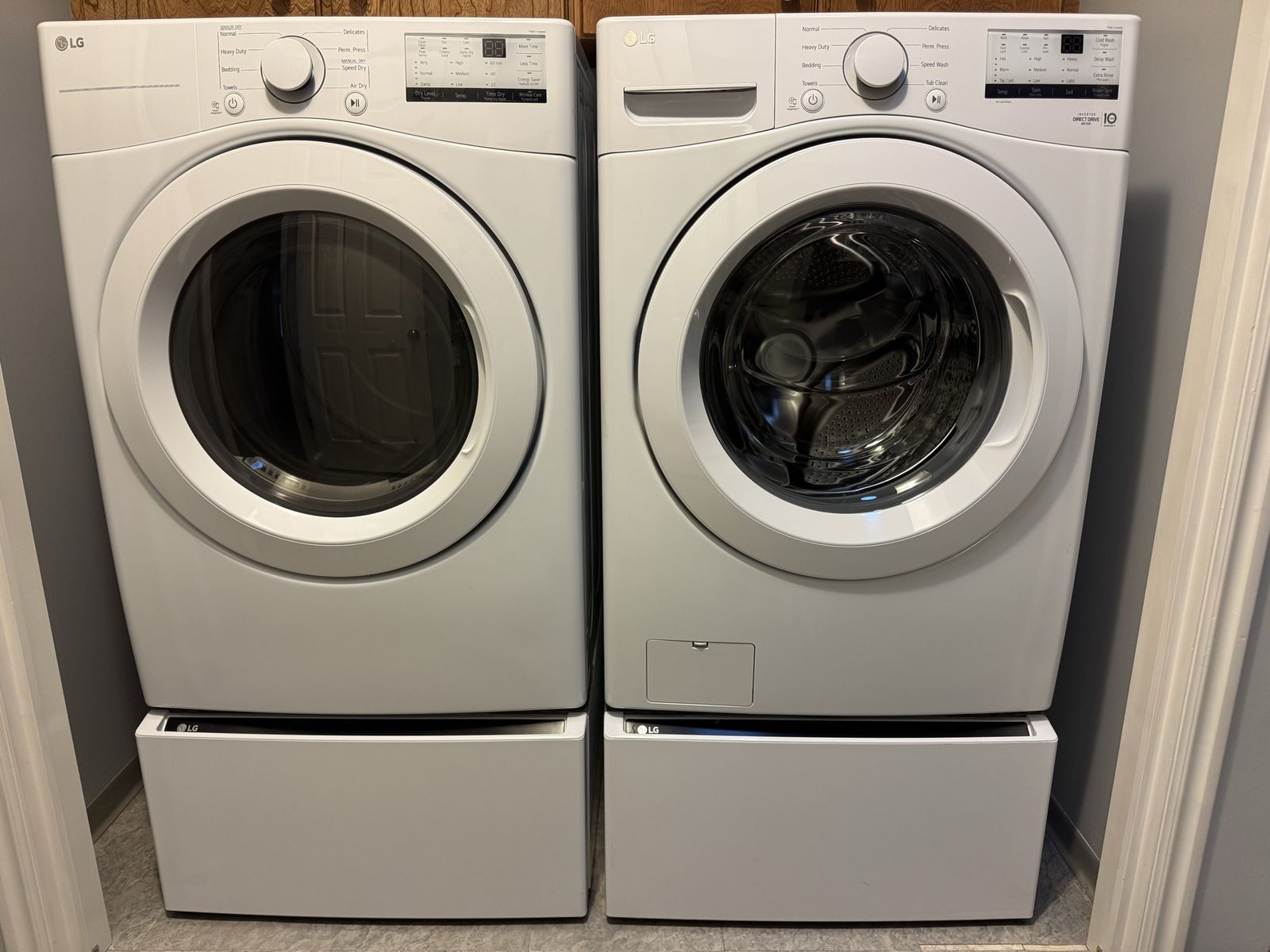 LG Front Load Washer and Dryer Set with White Finish