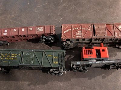 Parts or Repair Trains. Vintage Model Train Cars - Wabash, Northern Pacific, Arctic Oil Works, New York Central