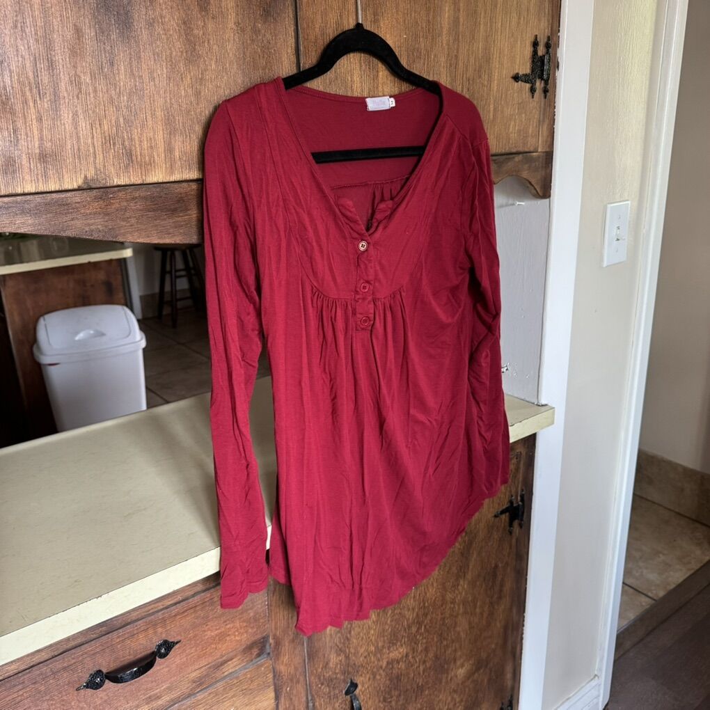 Halife Women’s Red Raspberry Maternity Top Size M