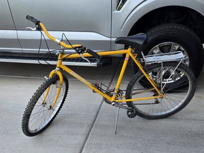 Vintage Diamond Back Yellow Mountain Bike with Blackburn Mtn Rack