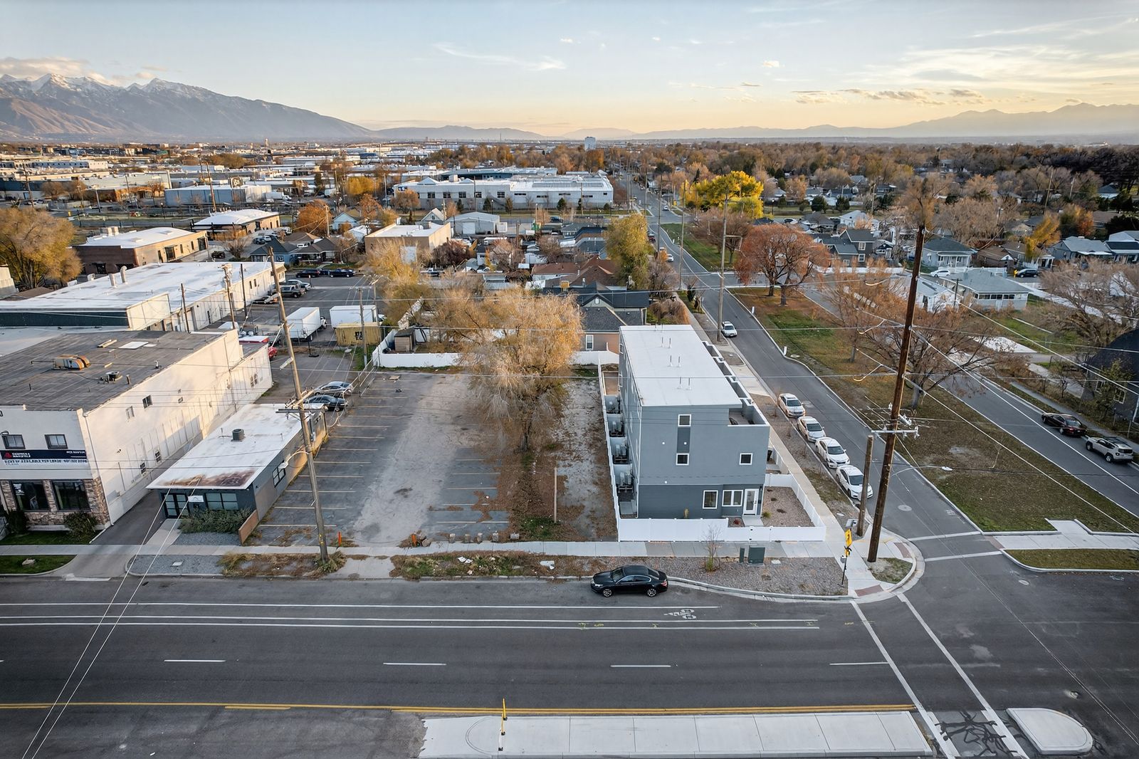 Main image 3