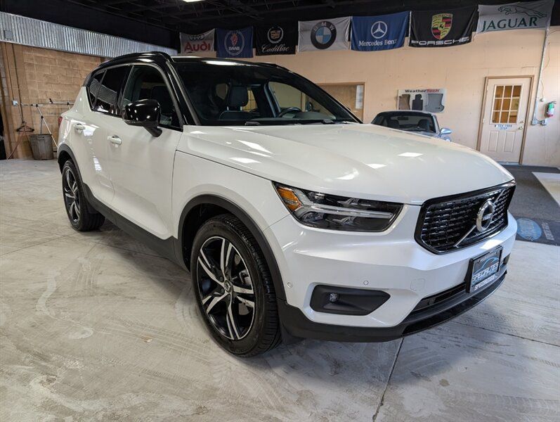 2019 Volvo XC40 T5 R-Design