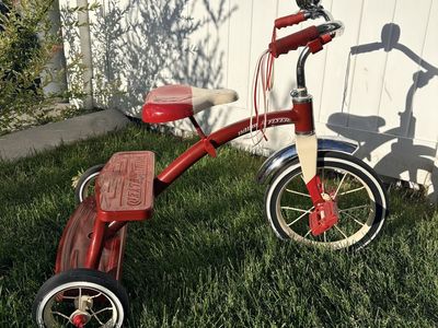 Metal Radio flyer tricycle almost new
