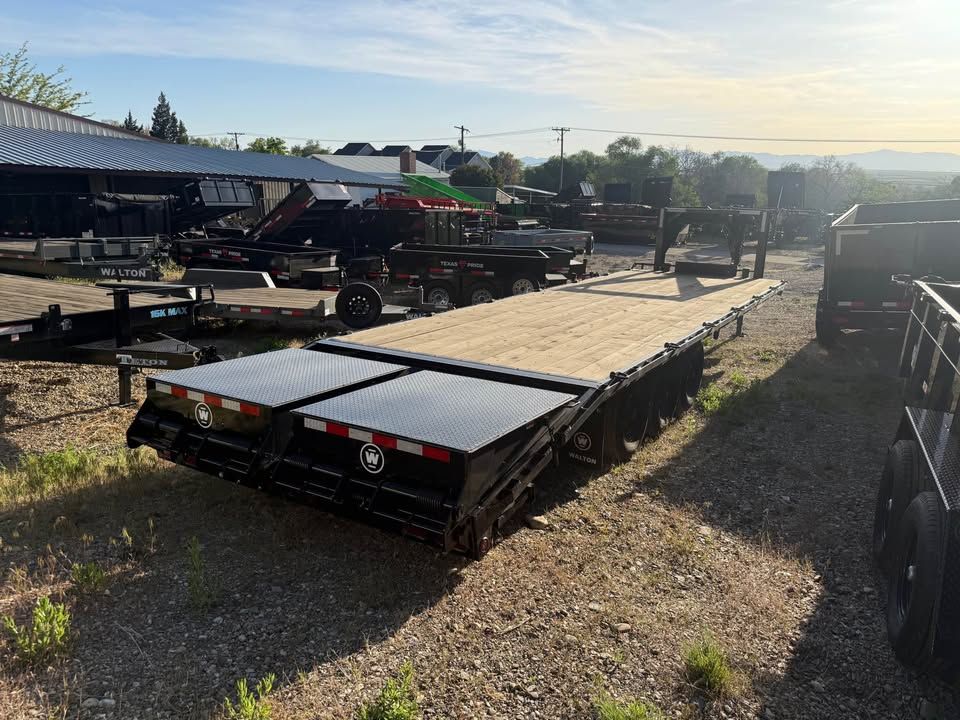 New Walton 30 FT Goose Neck 24,000 LB GVWR Mega Ramps