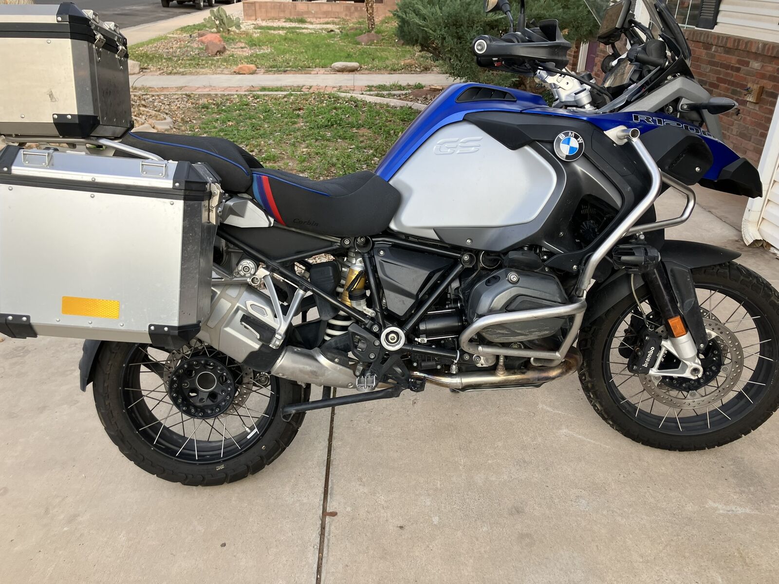 2015 BMW 2015 bmw r1200gs Adventure | Premium pkg | Alum panniers | 31k miles