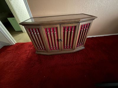 Vintage 1970s Sylvania 25” Color Console TV – Wood Cabinet – Model 25LC138P In Provo $300 cash/venmo
