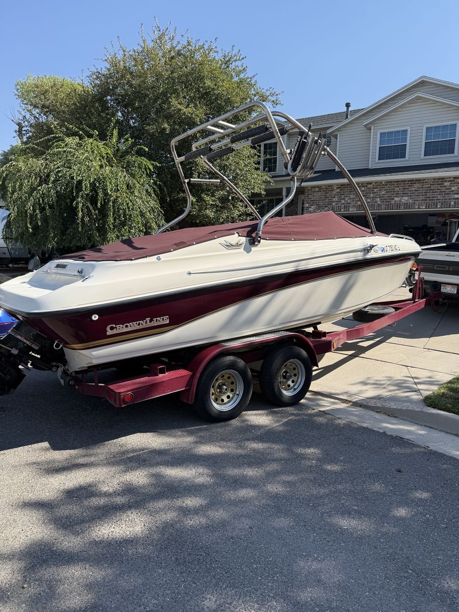 1995 Crownline 225BR Ski & Wakeboard Boat with Wake Tower & Tandem Axle Trailer