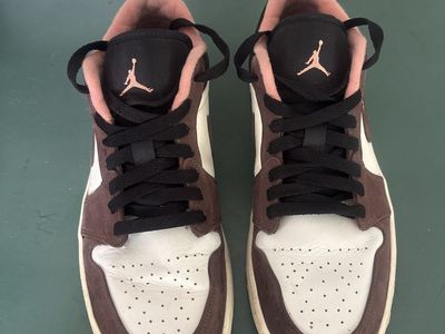 Nike Air Jordan 1 Low Mocha Size 9.5 men’s