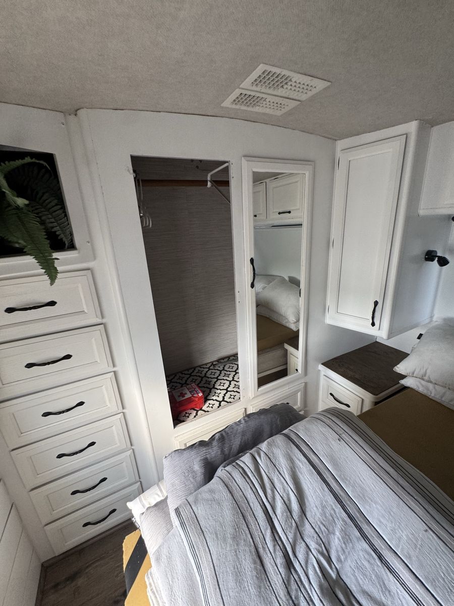 Main image 26
