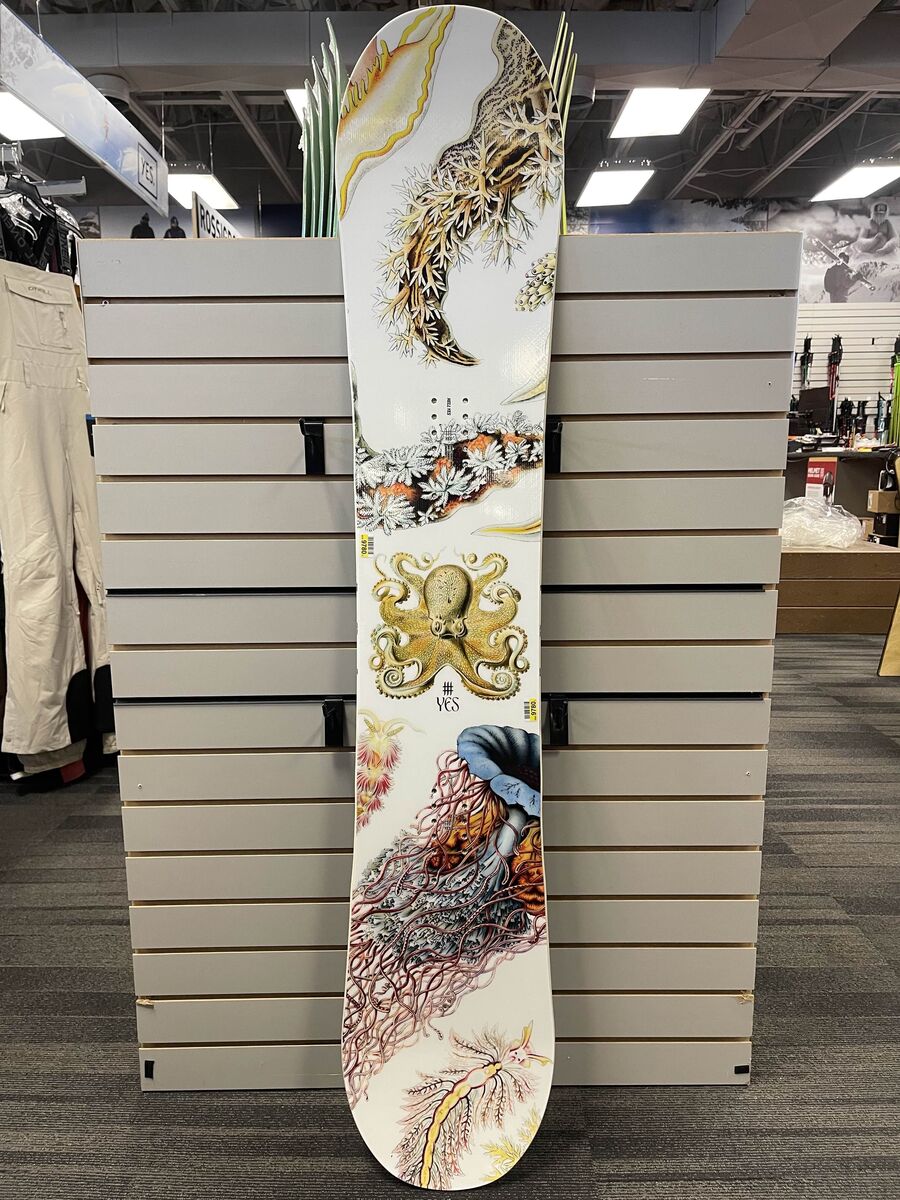 YES Hel Yes 149cm Snowboard - Used (2026)