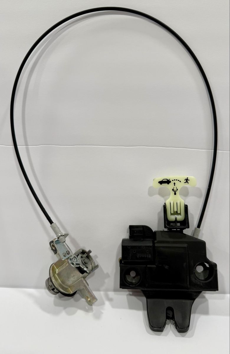 2018 - 2024 TOYOTA CAMRY REAR TRUNK DECK LID LATCH LOCK OEM
