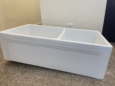 Farmhouse Sink With Grates