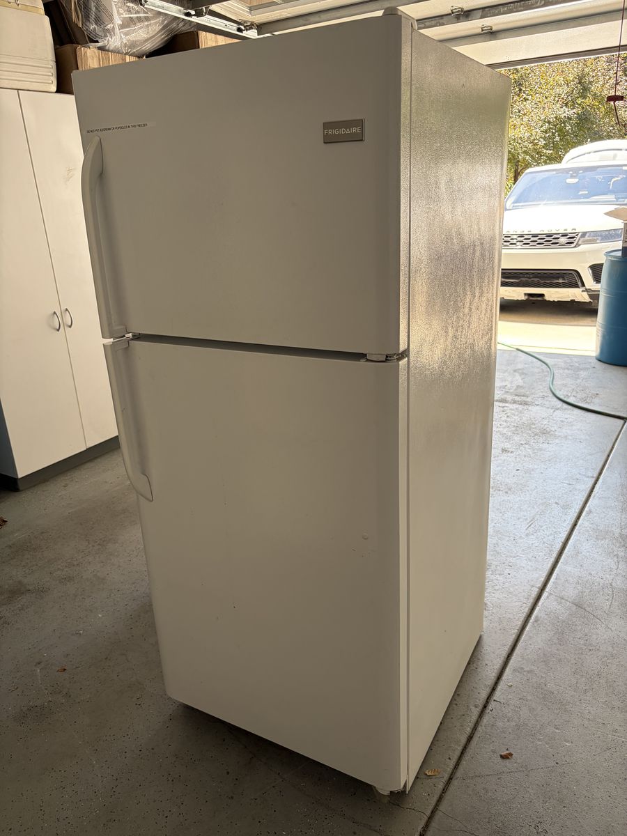 Fridgidaire 2016 Fridge Freezer