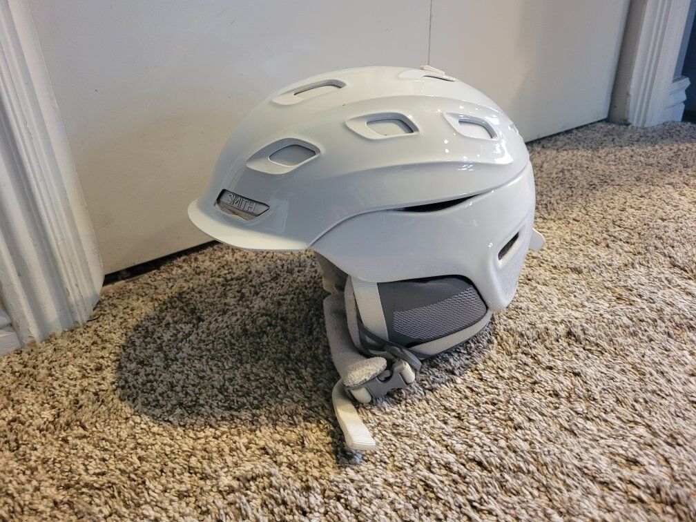 ladies like new ski or snowboard helmet