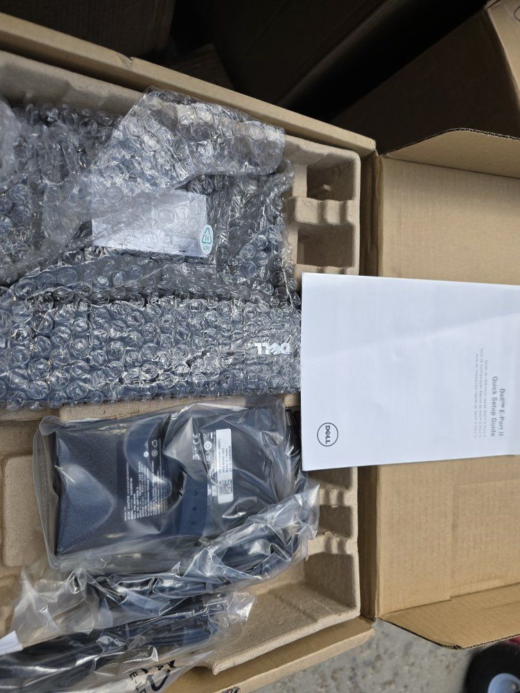 New in box, ell PR02X E-Port Plus II Port Replicator with PA-4E 130 Watt AC Adapter
