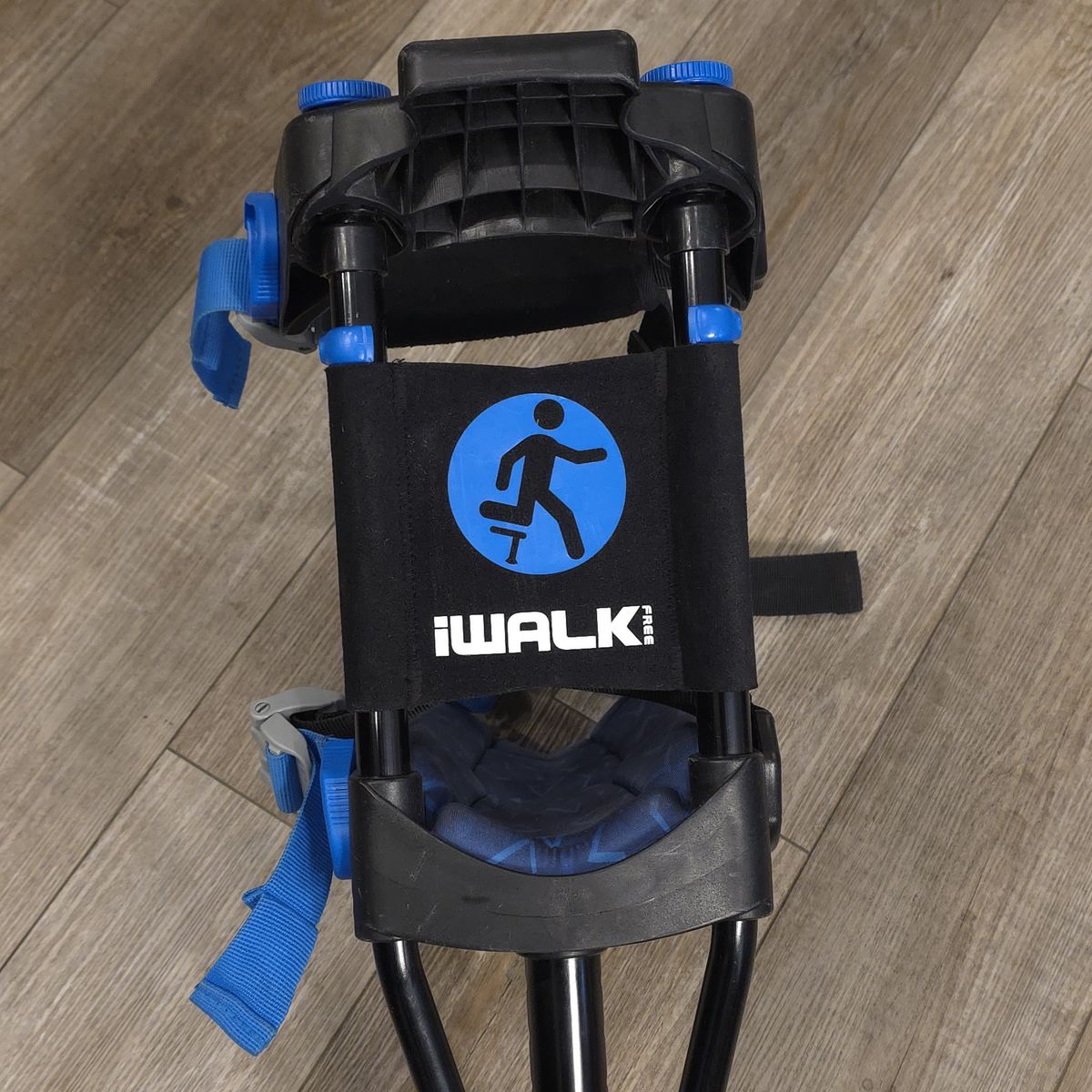 iWALK Free 3.0 Hands Free Crutch Pain Free Knee Crutch Alternative to Crutches Peg Leg