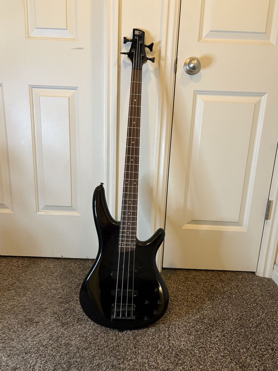 Ibanez SR400 Bass + Fender Frontman 15B Amp - Complete Bass Starter Package