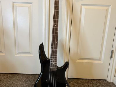 Ibanez SR400 Bass + Fender Frontman 15B Amp - Complete Bass Starter Package