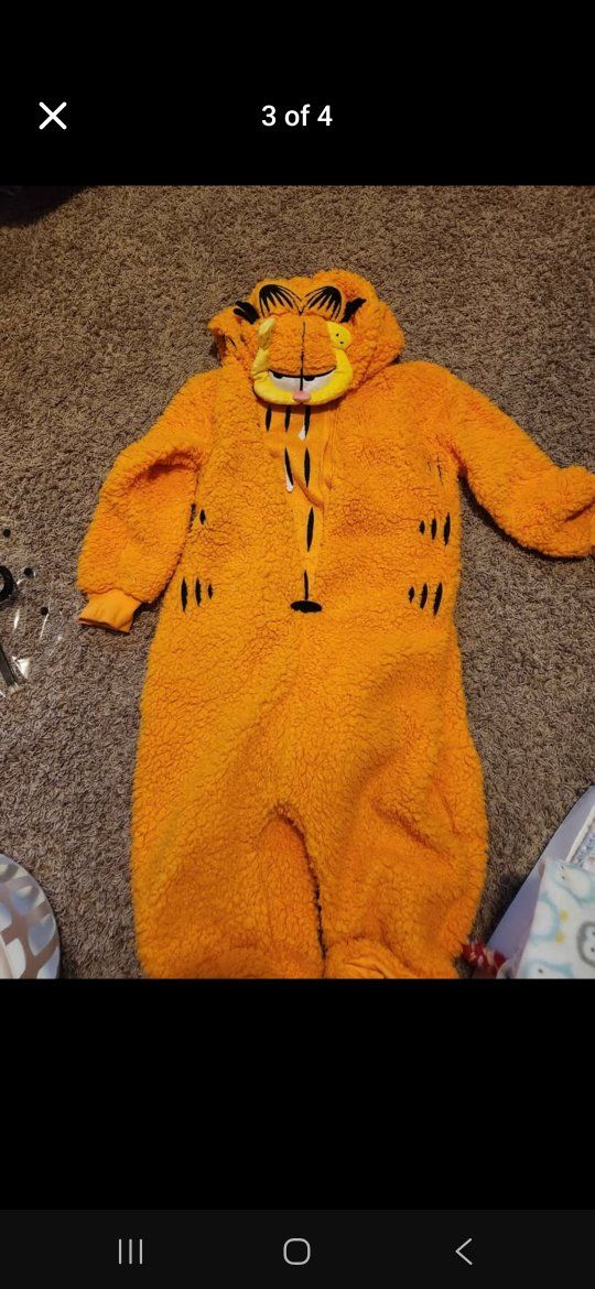 Spirit Halloween Garfield Hooded Plush Jumpsuit Costume Child Medium (8-10)