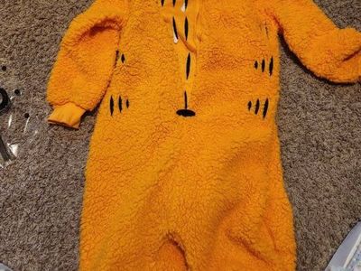 Spirit Halloween Garfield Hooded Plush Jumpsuit Costume Child Medium (8-10)