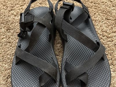 Mens Size 9 Chaco Sandals
