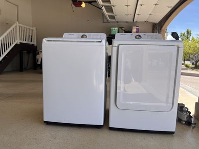Samsung Washer & Dryer Set – 2018/2019 Models – Great Condition
