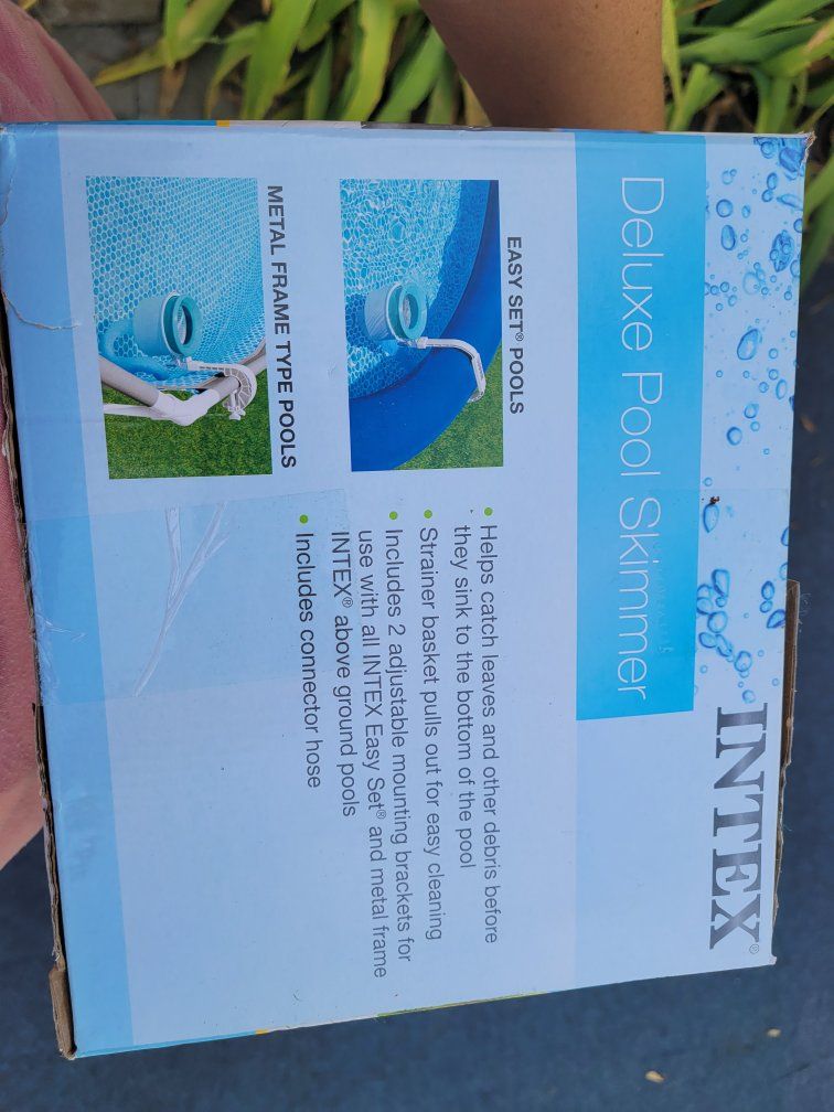 Intex Deluxe Wall Mount Surface Pool Skimmer - Model 28000E
