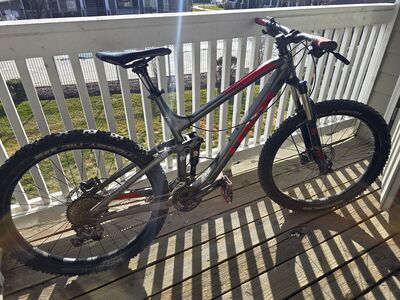 Trek Fuel EX 5 Mountain Bike – Shimano Deore