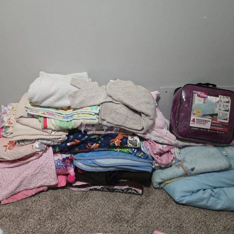 Blankets/ comforter sets