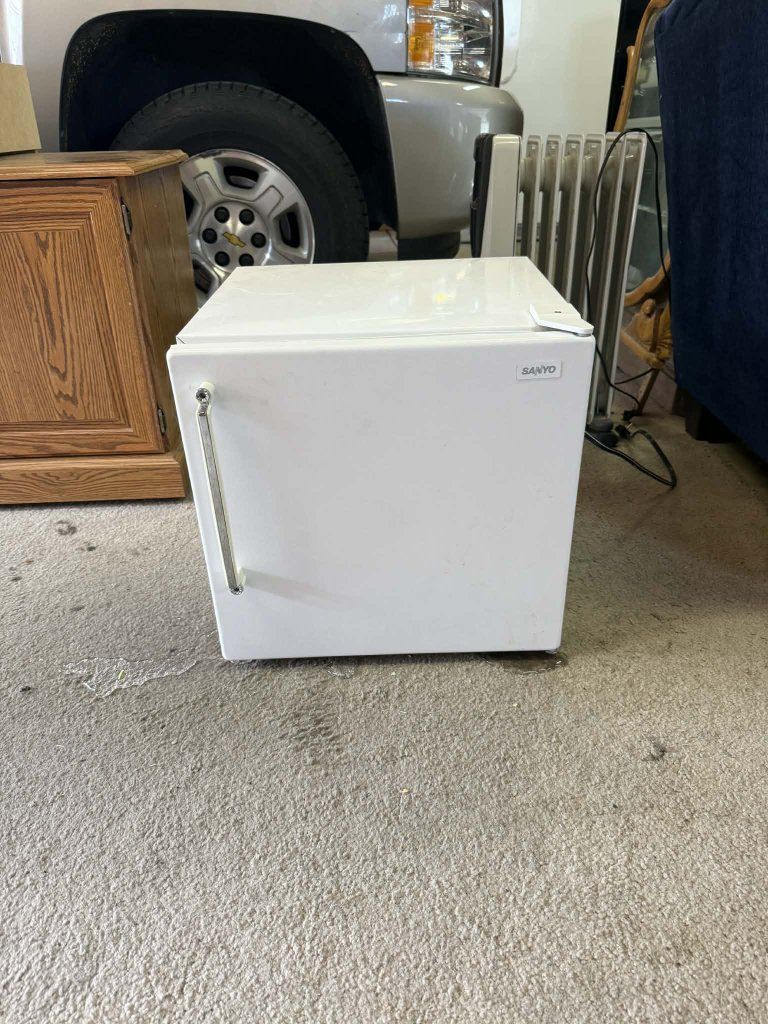 Small Refrigerator