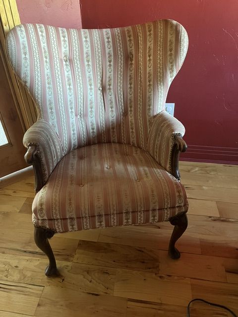 Traditional Wingback chair - Queen Anne style, Solid wood, great condition