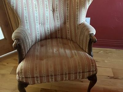 Traditional Wingback chair - Queen Anne style, Solid wood, great condition