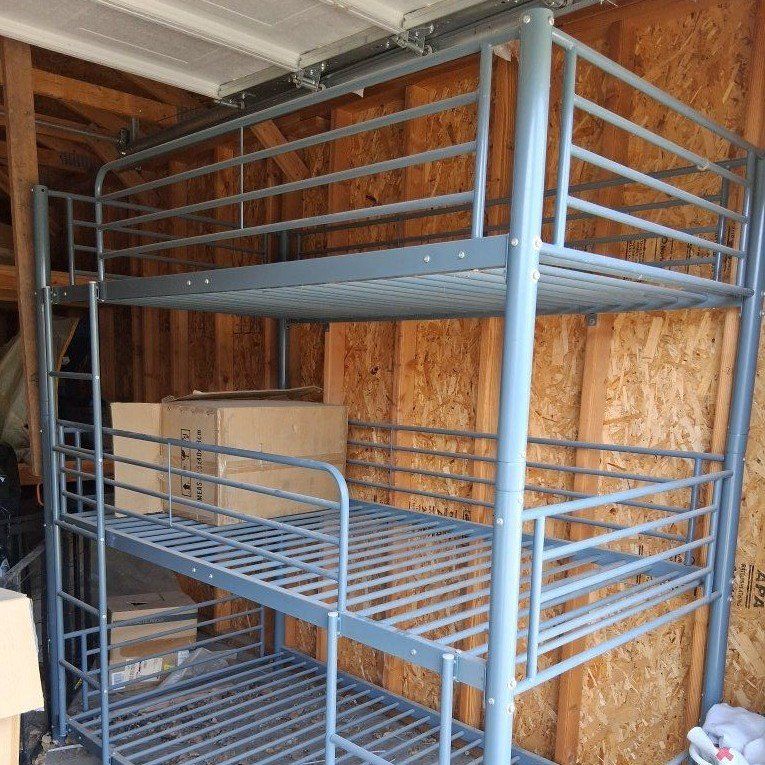 Twin Triple Bunkbed
