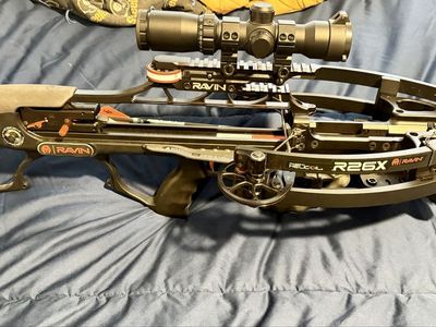 Ravin Crossbow Case & Ravin Arrows - Padded Backpack Style Carrier