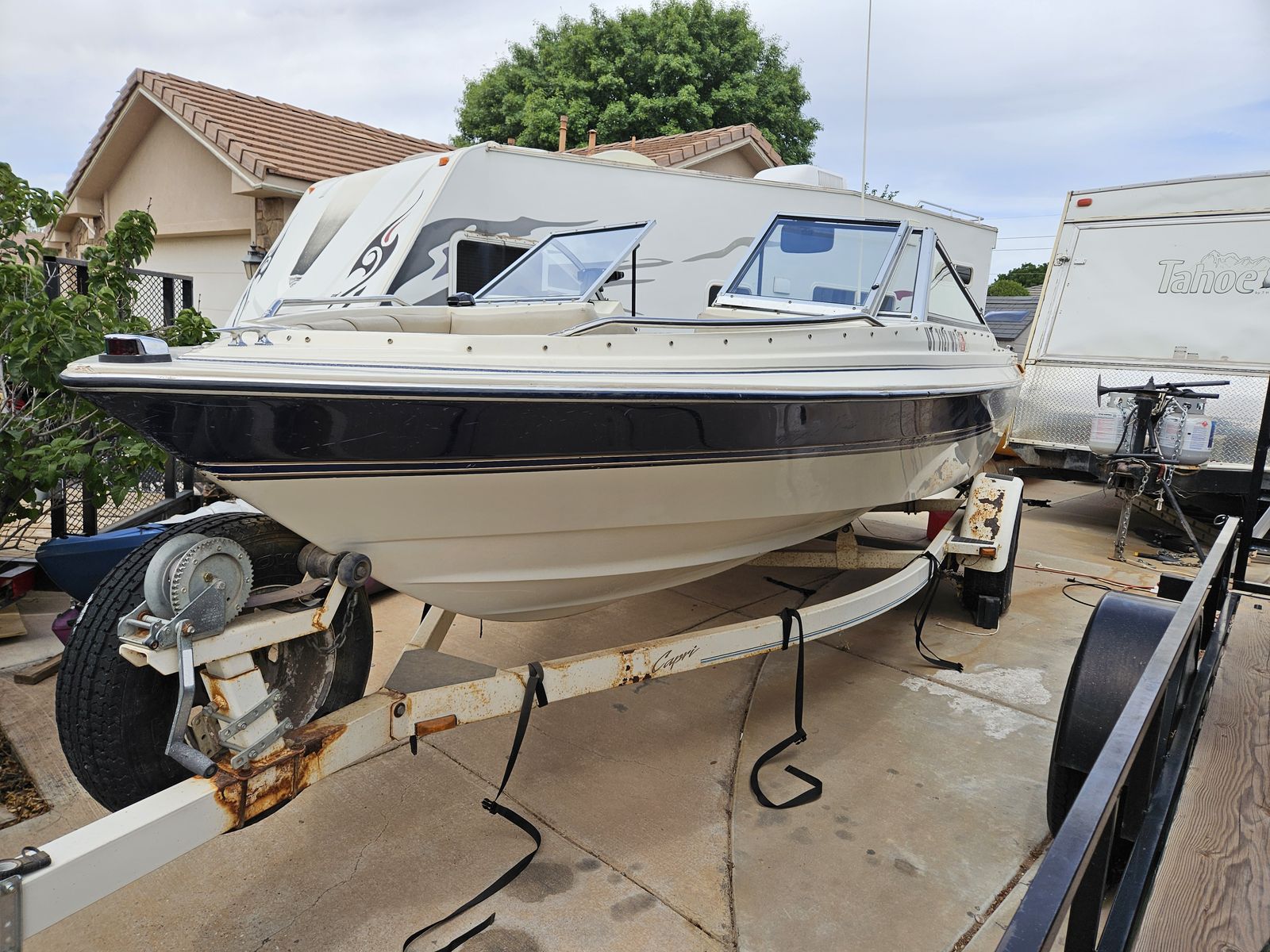 Main image 4