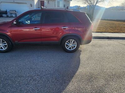 2014 KIA SORENTO LX