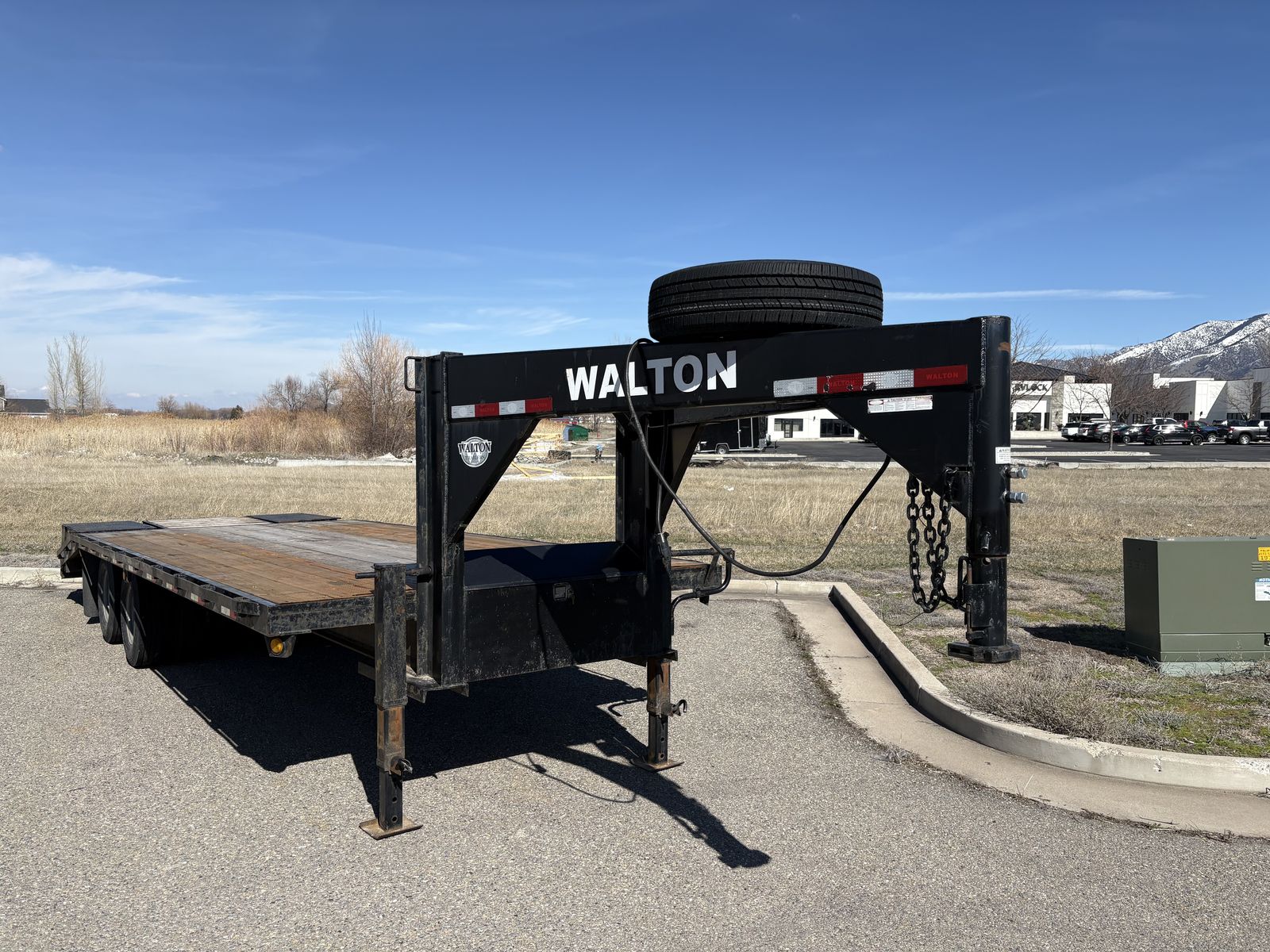 Walton 24' Gooseneck Trailer