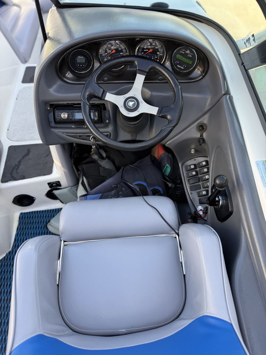 Main image 7