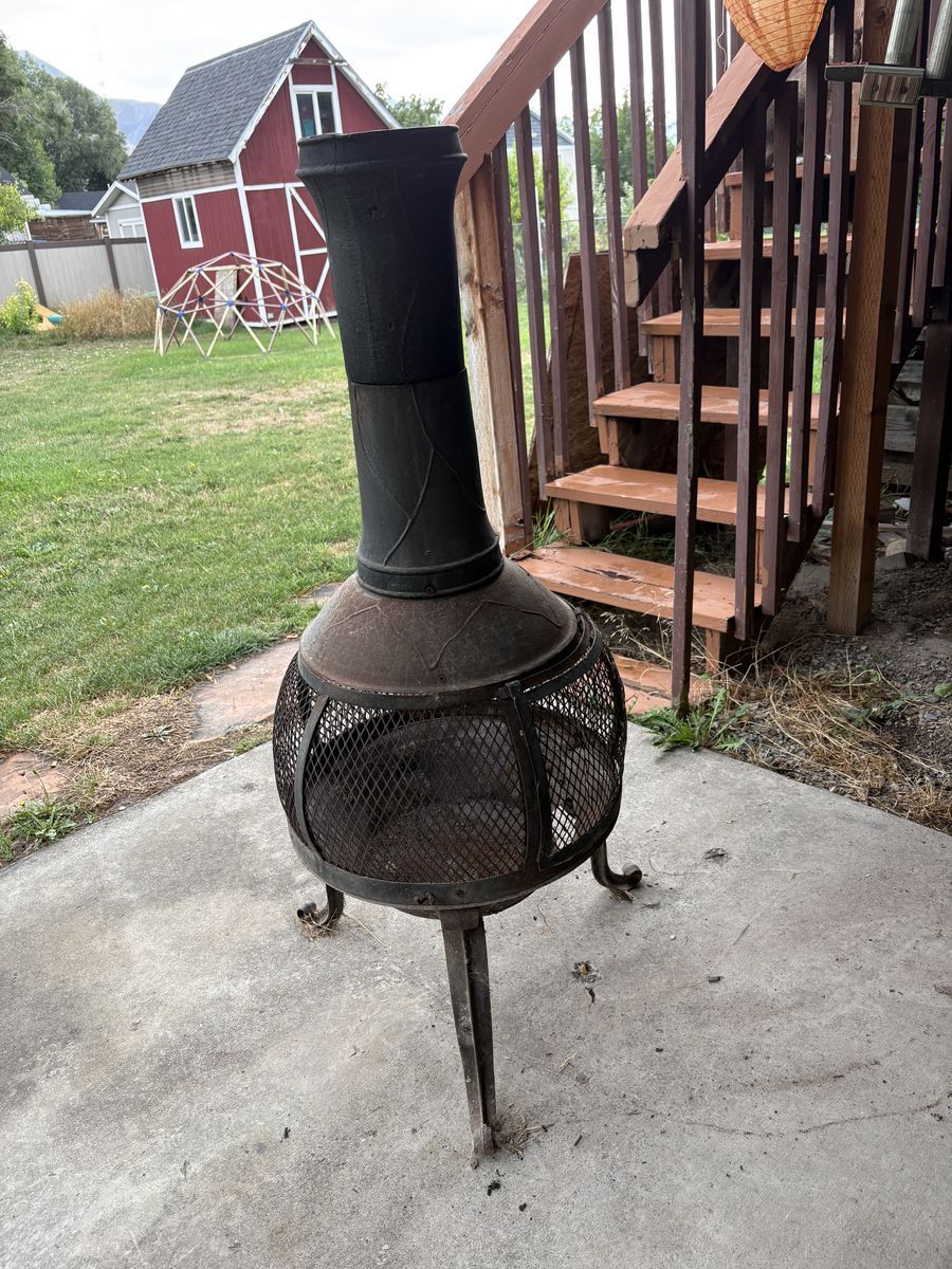 Black Metal Chiminea Outdoor Fireplace with Mesh Body