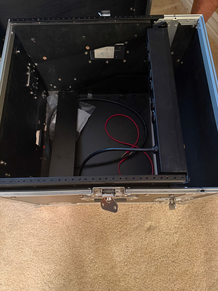 Main image 4