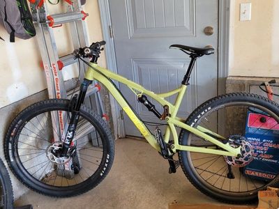 Diamondback release 19 Full Suspension Mountain Bike with Fox Suspension and Maxxis Tires