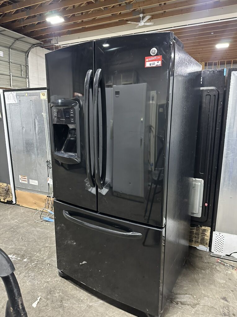 BEAUTIFUL GLOSSY GE FRENCH DOOR FRIDGE W-WARRANTY