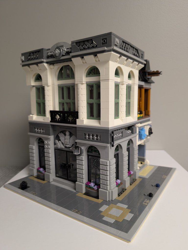 LEGO Creator Expert Brick Bank Set 10251 Modular Building