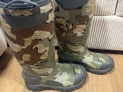 Kuiu boots size 10