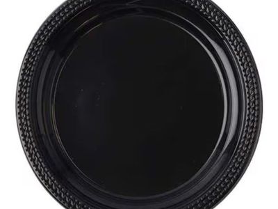 9"plastic plates. Black