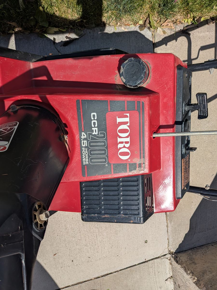 Toro CCR2000 4.5 HP single stage snow blower